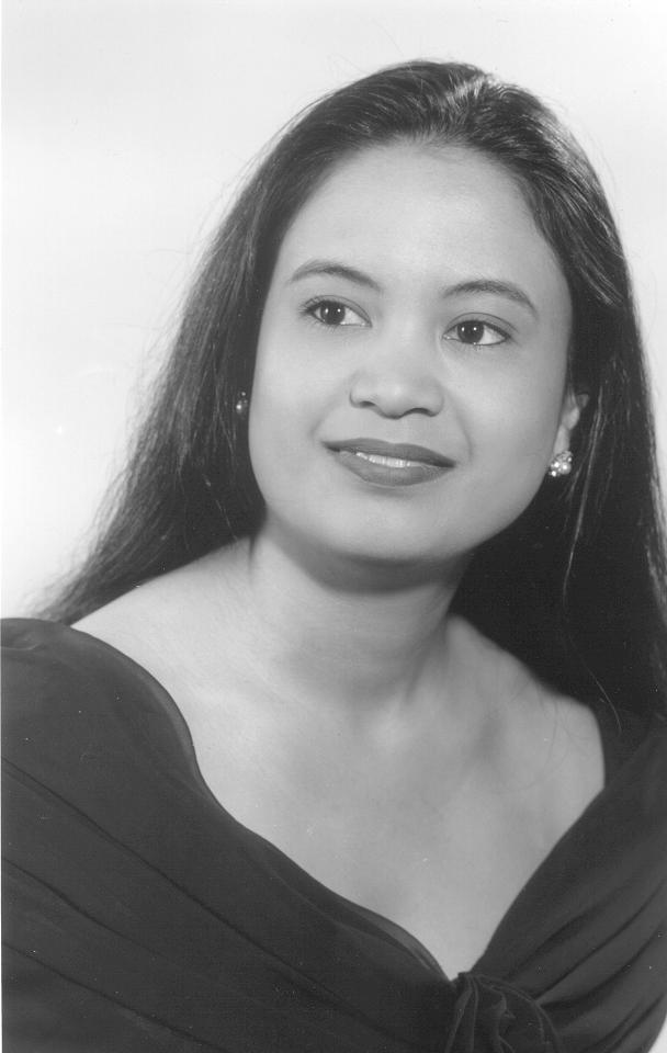 Jennifer Pascual Headshot